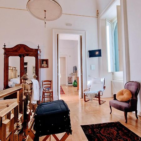 Palazzo De Giorgi B&B เลชเช ภายนอก รูปภาพ
